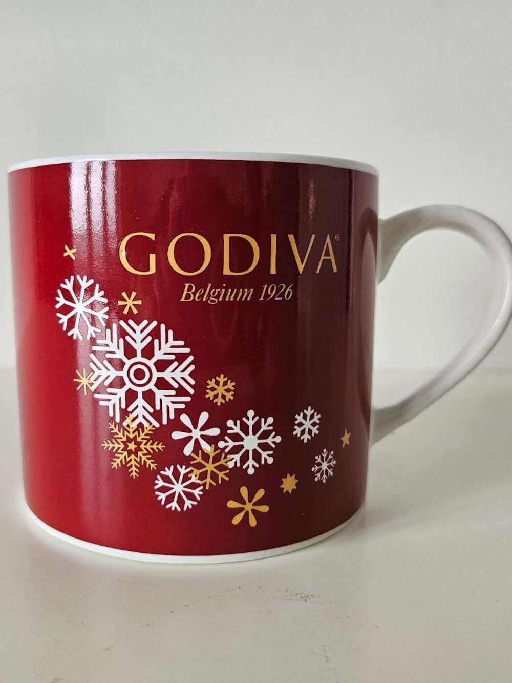 Godiva Belgium 1926 Red Christmas Winter Snowflake Print Coffee Tea Mug 4" Tall